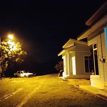 Teratak Sherra Roomstay Macang Exterior foto