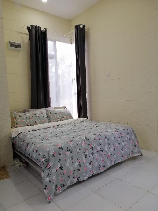 Teratak Sherra Roomstay Macang Exterior foto