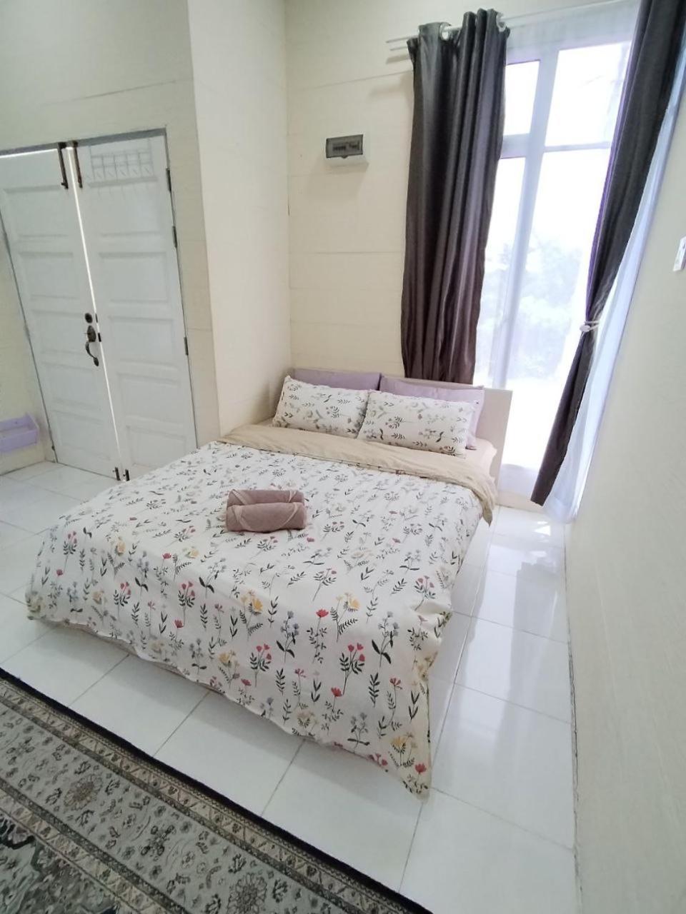 Teratak Sherra Roomstay Macang Exterior foto